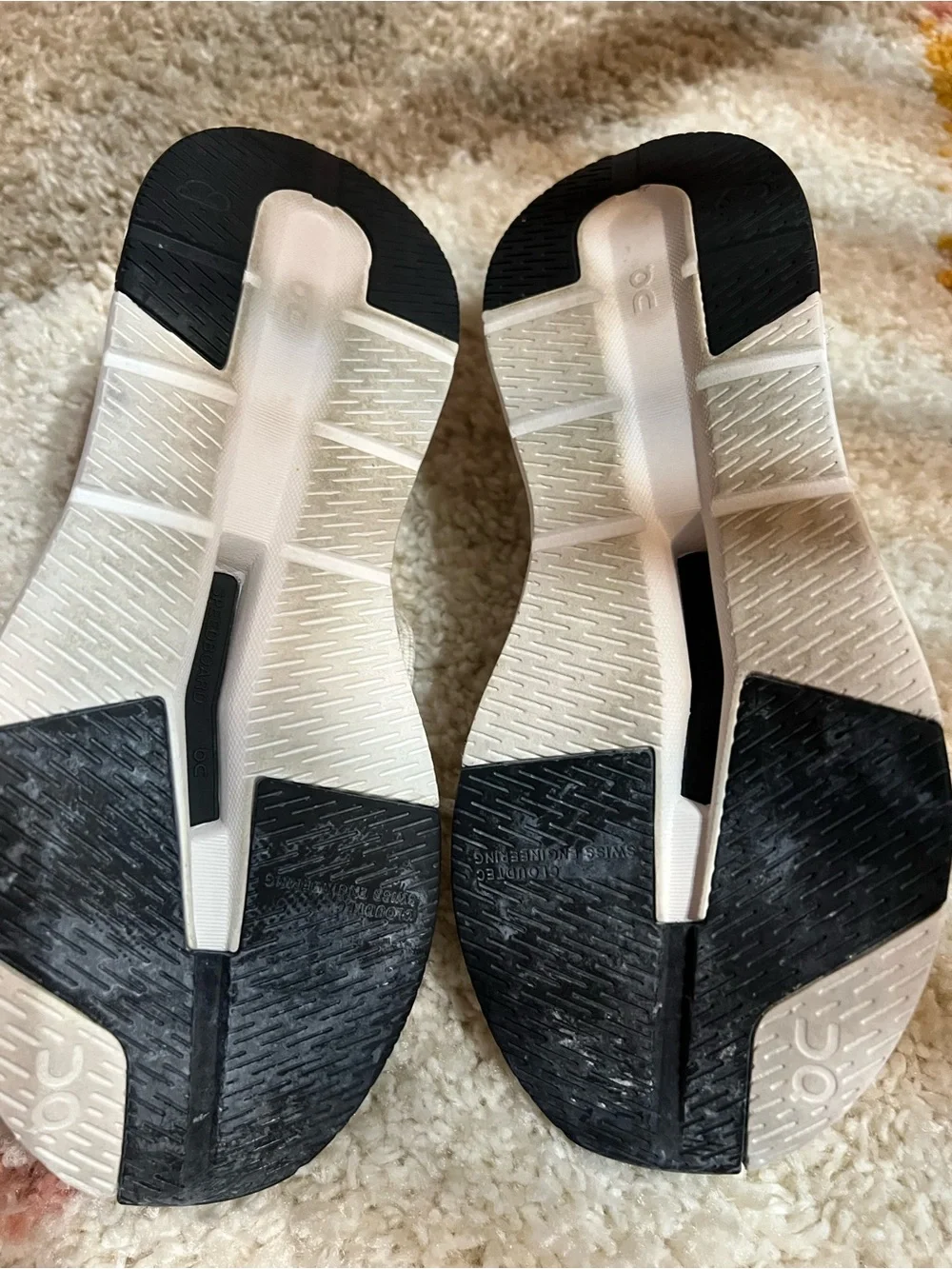 On Running Women's White Athletic Sneakers with Black Heel Tabs - Picture 4 of 5